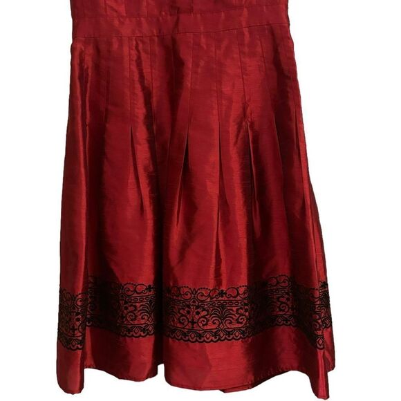 Xscape Women’s Fit and Flare Ruby Red & Black Cap Sleeve Bouffant Event Dress 10 - Picture 4 of 8